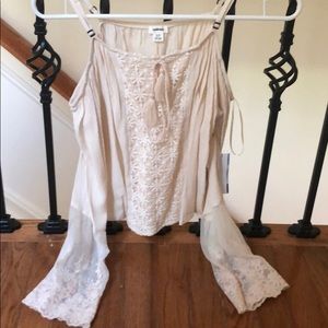 Nude Garage Off Shoulder Top